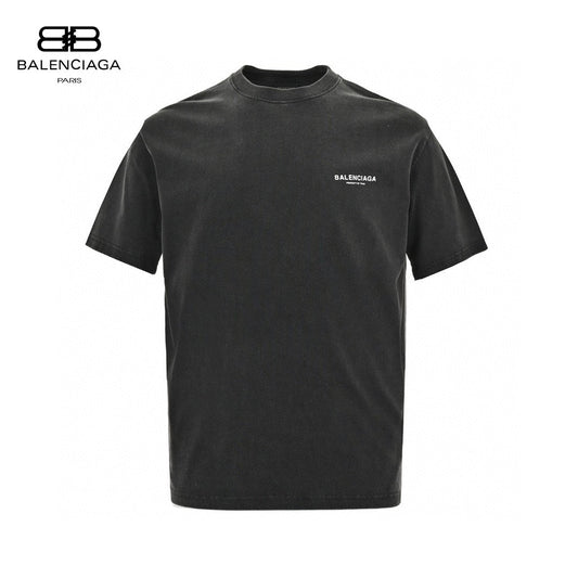 Balenciaga T-shirt - Small Logo - Black Unisex Streetwear Limited Edition - <span>This Balenciaga t-shirt features a minimalist design with a small white Balenciaga logo on the