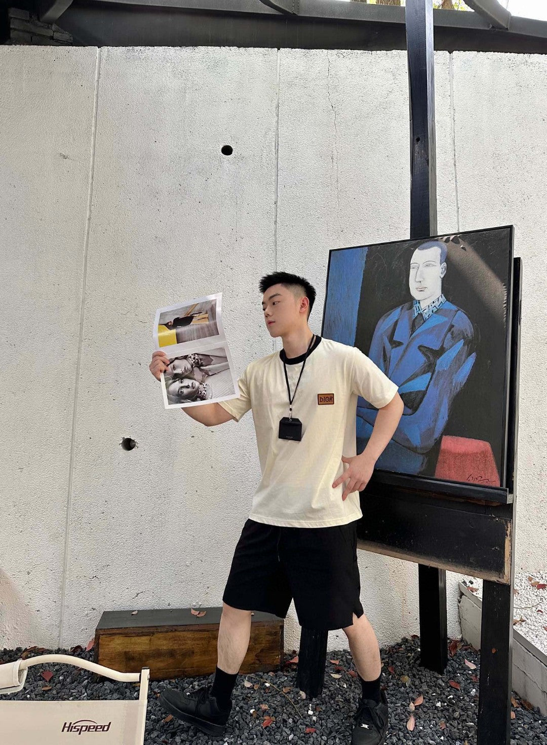 Camiseta Dior color crema con ribete negro