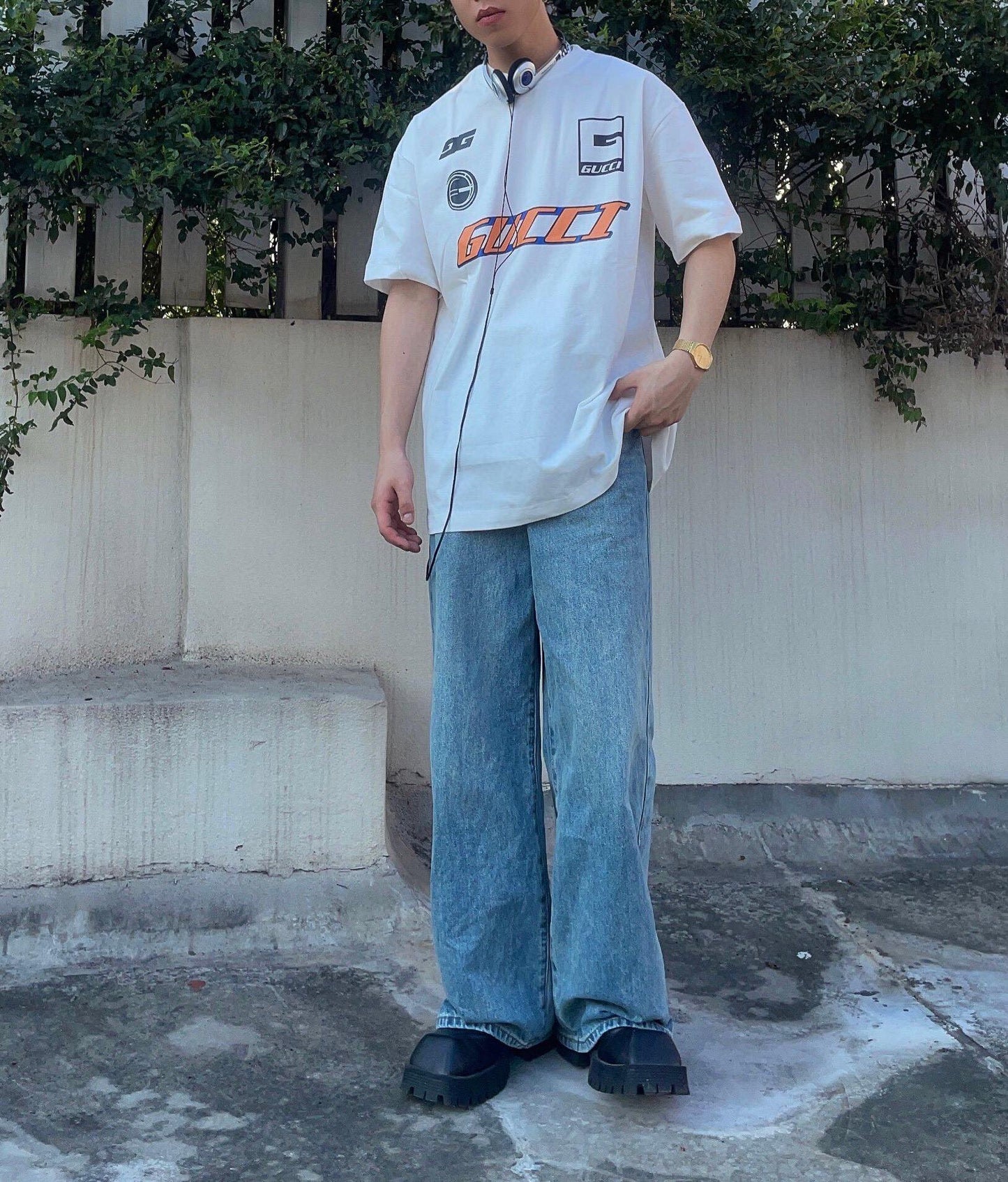 Camiseta con logo gráfico de Gucci