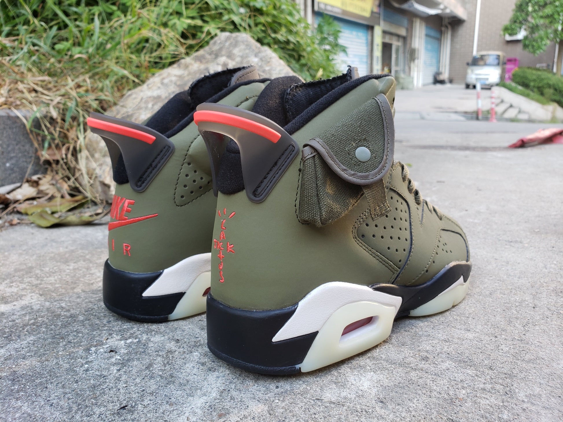 Jordan 6 Retro 'travis Scott - Medium Olive' Sneakers - Black Unisex Streetwear Limited Edition - **Product Description for Air Jordan 6 Retro 'Travis Scott - Medium Olive'** The Air Jordan