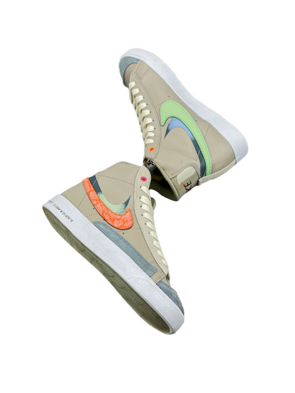 Nike Blazer1977 'hu - White Unisex Streetwear Limited Edition - The Nike Blazer 1977 'H ' Reflective Crackle Print in Beige Grey is a stylish nod