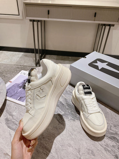 Converse - Undercover Turbowpn Low Sneakers - - White Unisex Streetwear Limited Edition - ### Converse x UNDERCOVER TURBOWPN Low Sneakers - White Introducing the Converse Turbo Weapon in