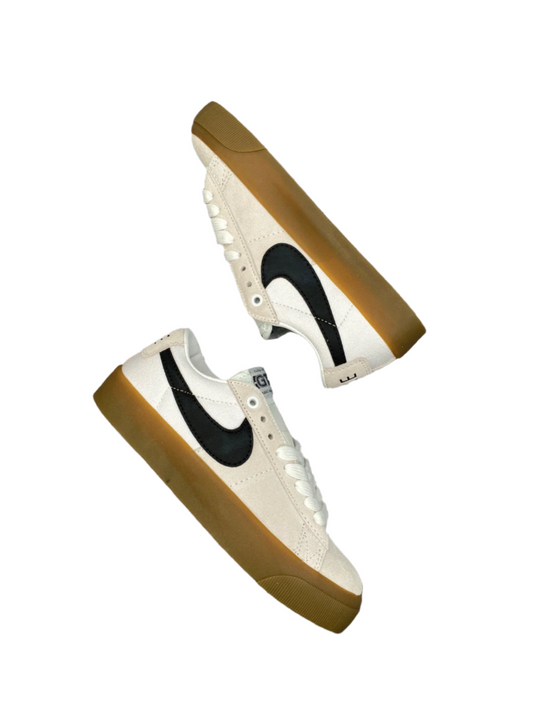 Nike Blazer Low Unisex Streetwear Limited Edition - The Nike Blazer Low in Ivory is the perfect combination of timeless style and everyday