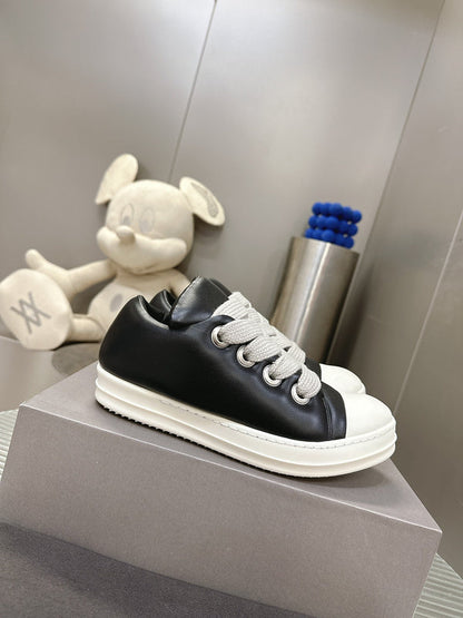 Rick Owens Low-top Sneakers - Black Unisex Streetwear Limited Edition - **Rick Owens Black Low-Top Sneakers: Avant-Garde Elegance and Comfort** Step into the future of fashion