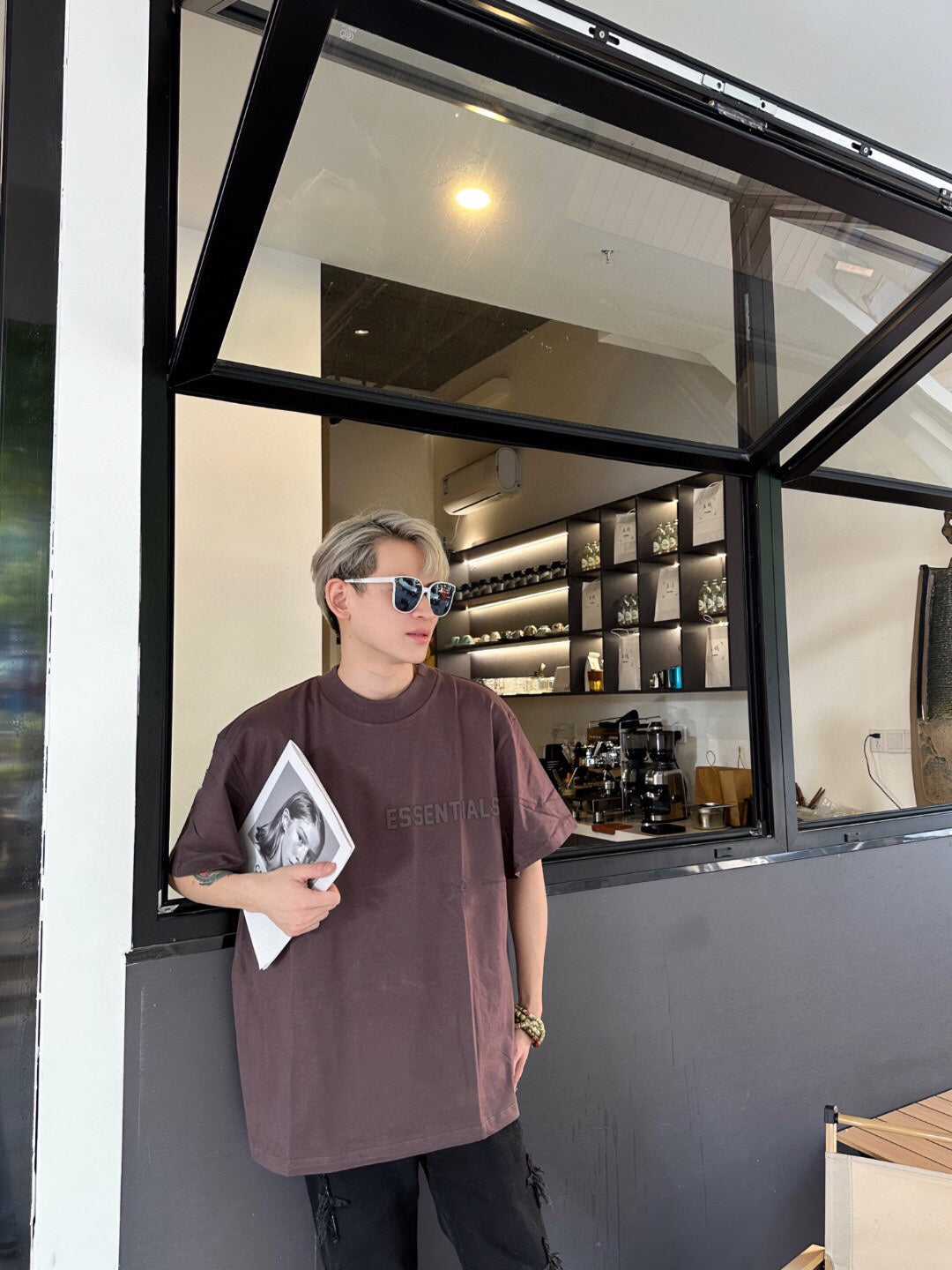 Fear Of God Essentials T-shirt Unisex Streetwear Limited Edition - <p dir='ltr'><span>This Fear of God Essentials t-shirt showcases a minimalist design with the 'ESSENTIALS'