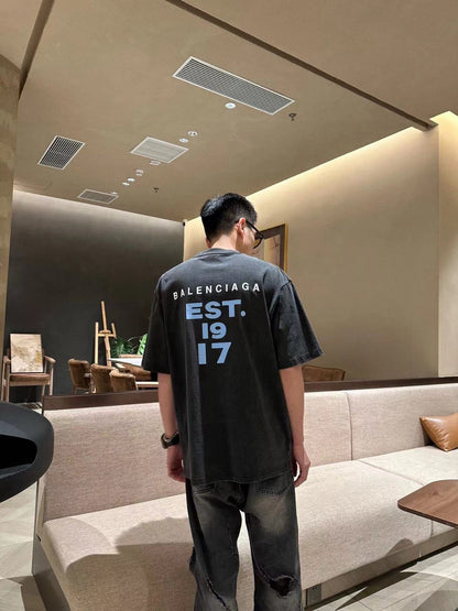 Camiseta Balenciaga - Logotipo pequeño