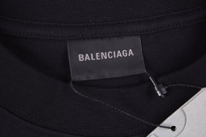 Camiseta negra Balenciaga con logo desgastado