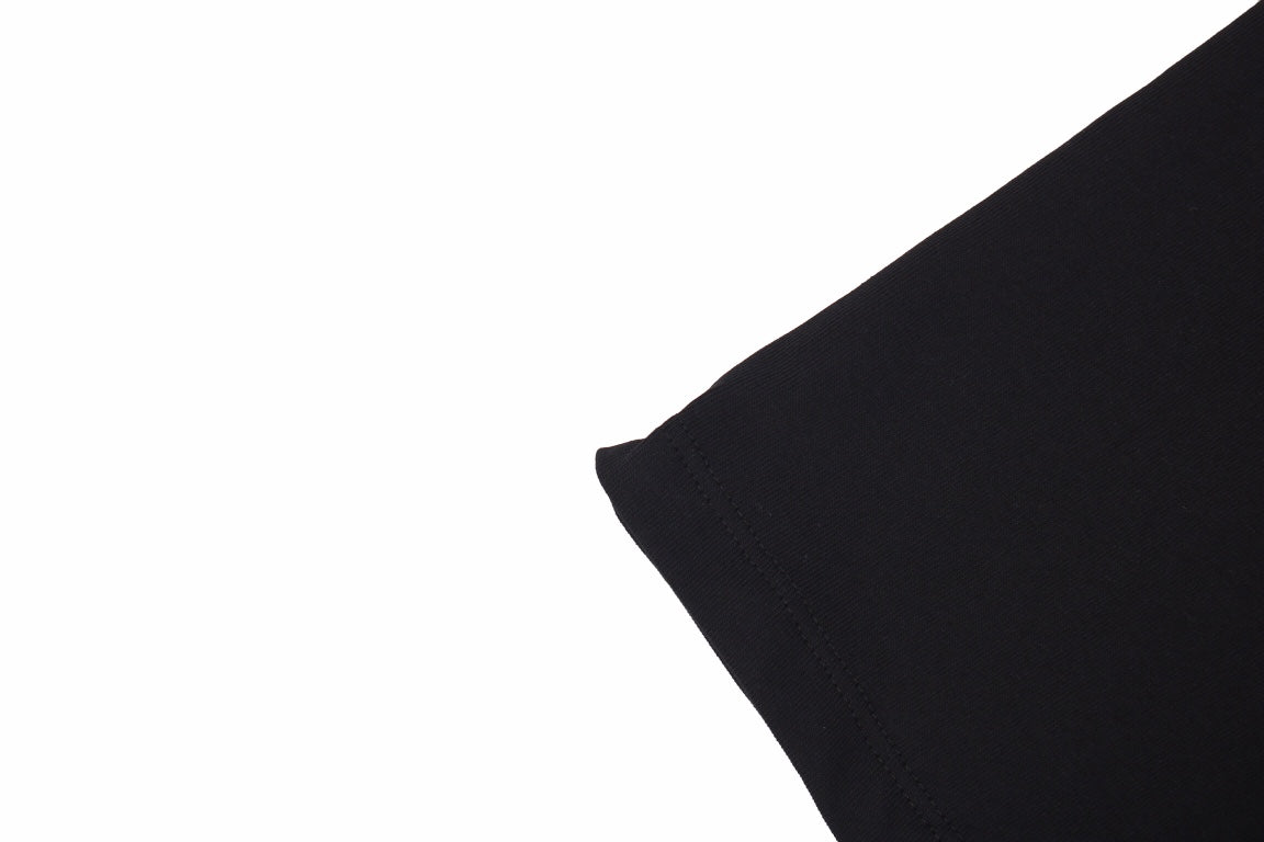 Gucci Lightning Logo T-shirt - Black Unisex Streetwear Limited Edition - <p dir='ltr'><span>This Gucci t-shirt features a vibrant lightning logo design. The black shirt showcases