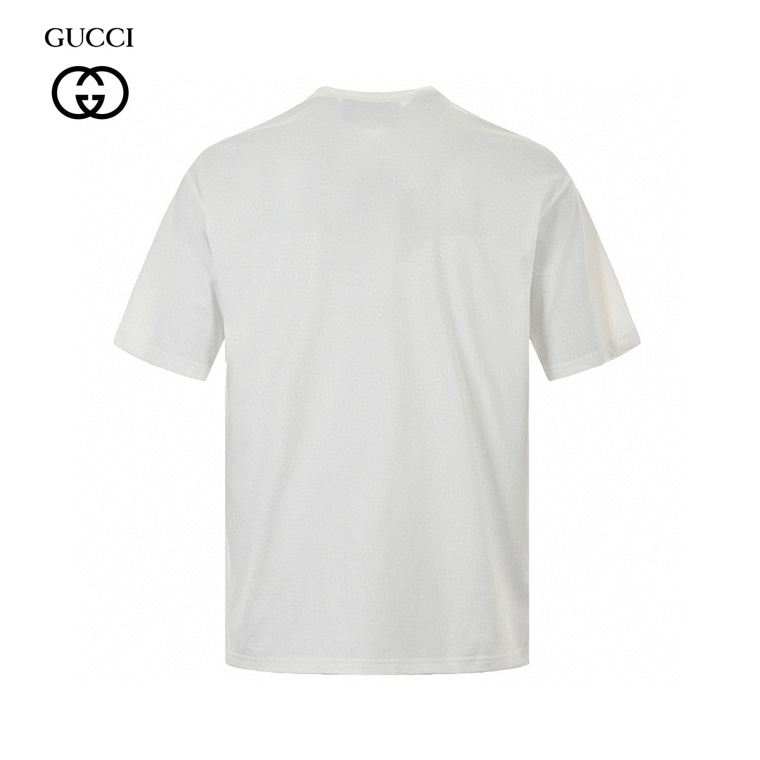 Gucci T-shirt With Overlapping Logo - White Unisex Streetwear Limited Edition - <span>Modern and trendy. Features overlapping Gucci logo in red and blue. Made from high-quality fabric.