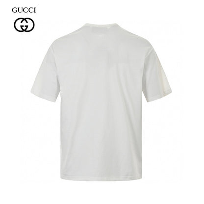 Gucci T-shirt With Overlapping Logo - White Unisex Streetwear Limited Edition - <span>Modern and trendy. Features overlapping Gucci logo in red and blue. Made from high-quality fabric.