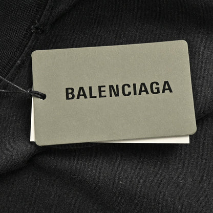 Camiseta Balenciaga con logo pintado con aerosol (negra)