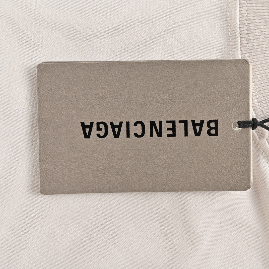 Camiseta Balenciaga Pastel Logo en color blanco hueso