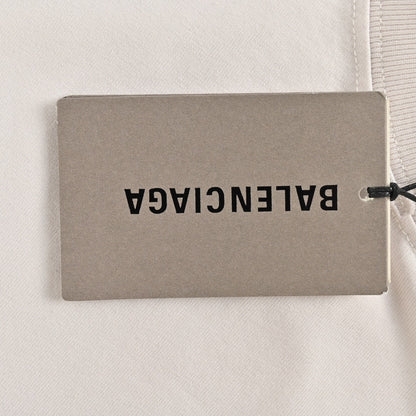 Camiseta Balenciaga Pastel Logo en color blanco hueso