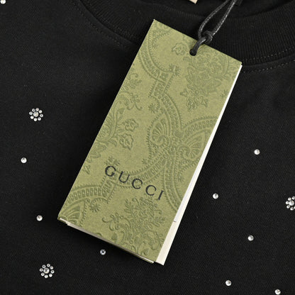 Camiseta negra adornada de Gucci