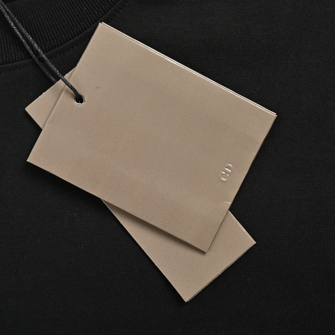 Camiseta negra minimalista de Dior
