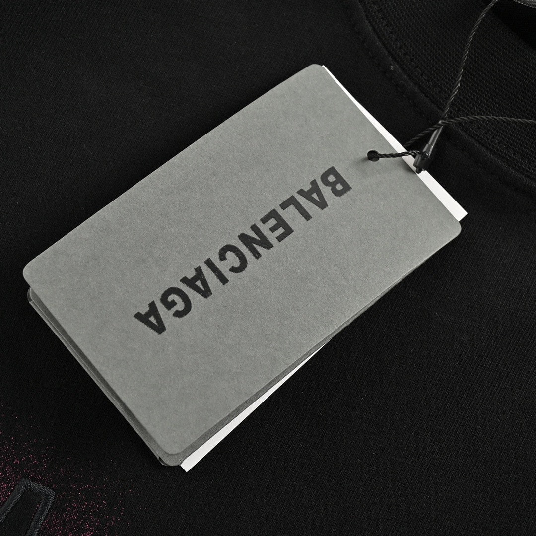 Camiseta Balenciaga con logo gráfico neón