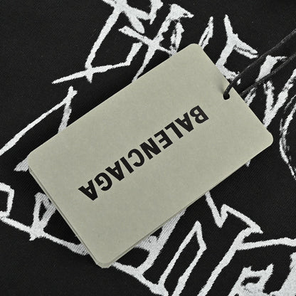 Camiseta negra con múltiples logotipos de Balenciaga