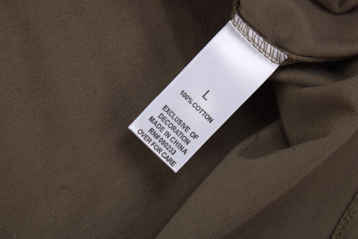 Camiseta con el logo de Fear of God Essentials - Color topo