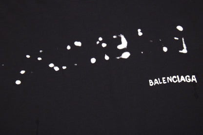 Camiseta negra Balenciaga con logo desgastado