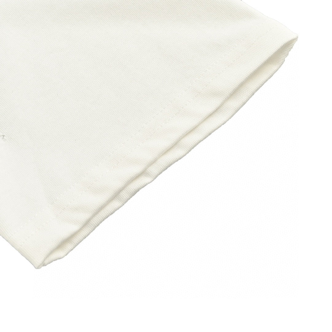Gucci T-shirt - Scribble Logo - White Unisex Streetwear Limited Edition - <span>This Gucci t-shirt features a distinctive design with the iconic Gucci logo in a scribble