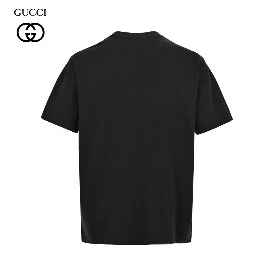 Gucci Snowboarder Graphic T-shirt - Black Unisex Streetwear Limited Edition - <span>This Gucci t-shirt features a bold graphic design of a snowboarder in action against a