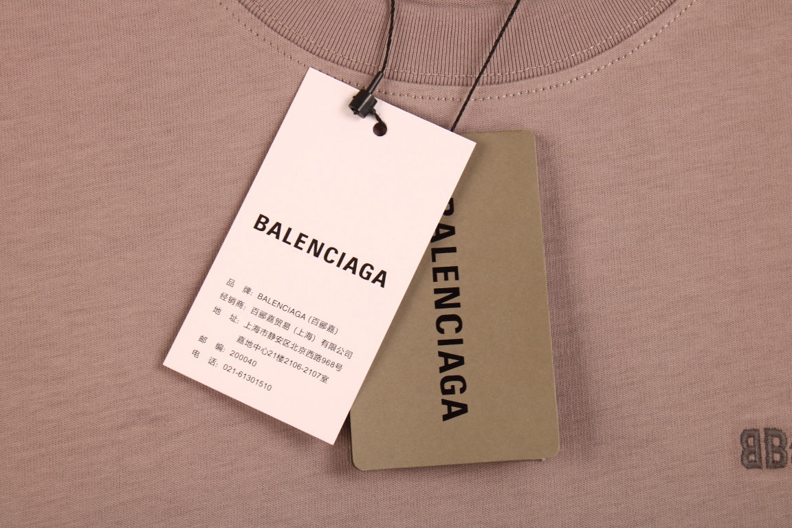 CAMISETA MINIMALISTA GRIS DE BALENCIAGA