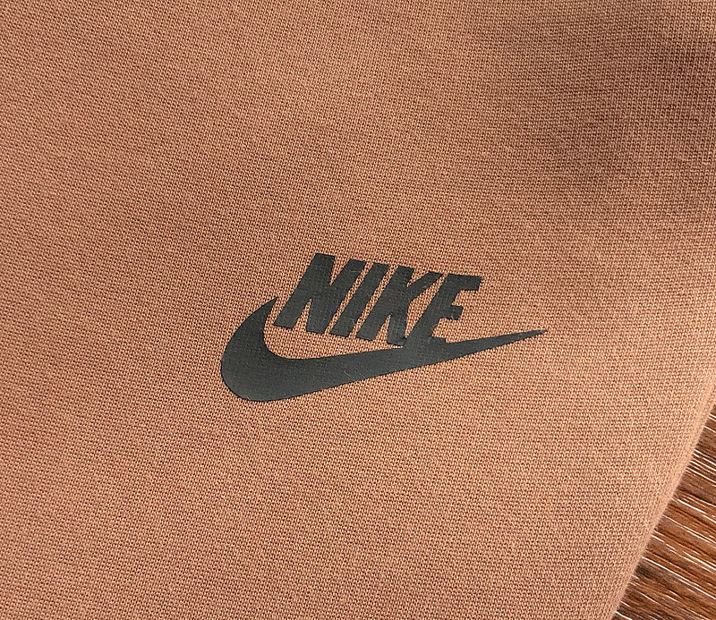PANTALONES NIKE TECH FLEECE x MARRÓN ARQUEO