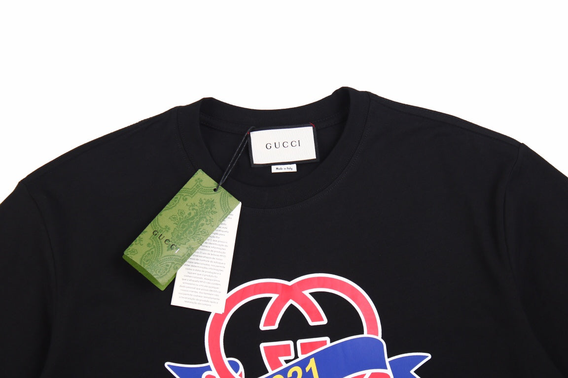 Gucci 1921 Logo T-shirt - Black Unisex Streetwear Limited Edition - <p dir='ltr'><span>Black t-shirt featuring a bold 'GUCCI' logo with a retro-inspired '1921' banner design
