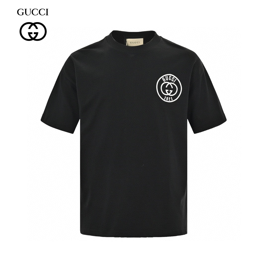 Gucci T-shirt - 1921 Logo - Black Unisex Streetwear Limited Edition - <span>This Gucci t-shirt features a classic design with the iconic interlocking GG logo and '1921'