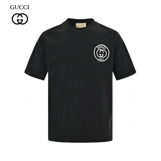 Gucci T-shirt - 1921 Logo - Black Unisex Streetwear Limited Edition - <span>This Gucci t-shirt features a classic design with the iconic interlocking GG logo and '1921'