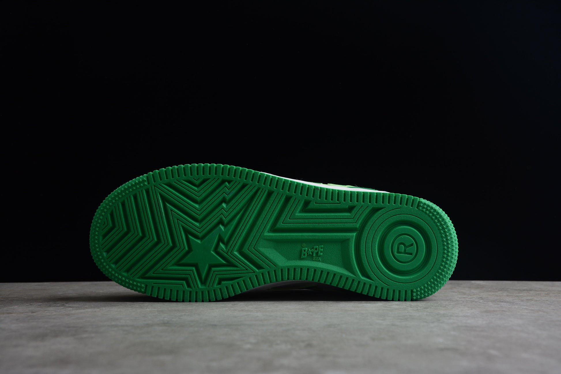 BAPE Sta Low-top Green And Sneakers - White Unisex Streetwear Limited Edition - **BAPE STA Low-Top Green and White Sneakers** Add a vibrant touch to your sneaker collection