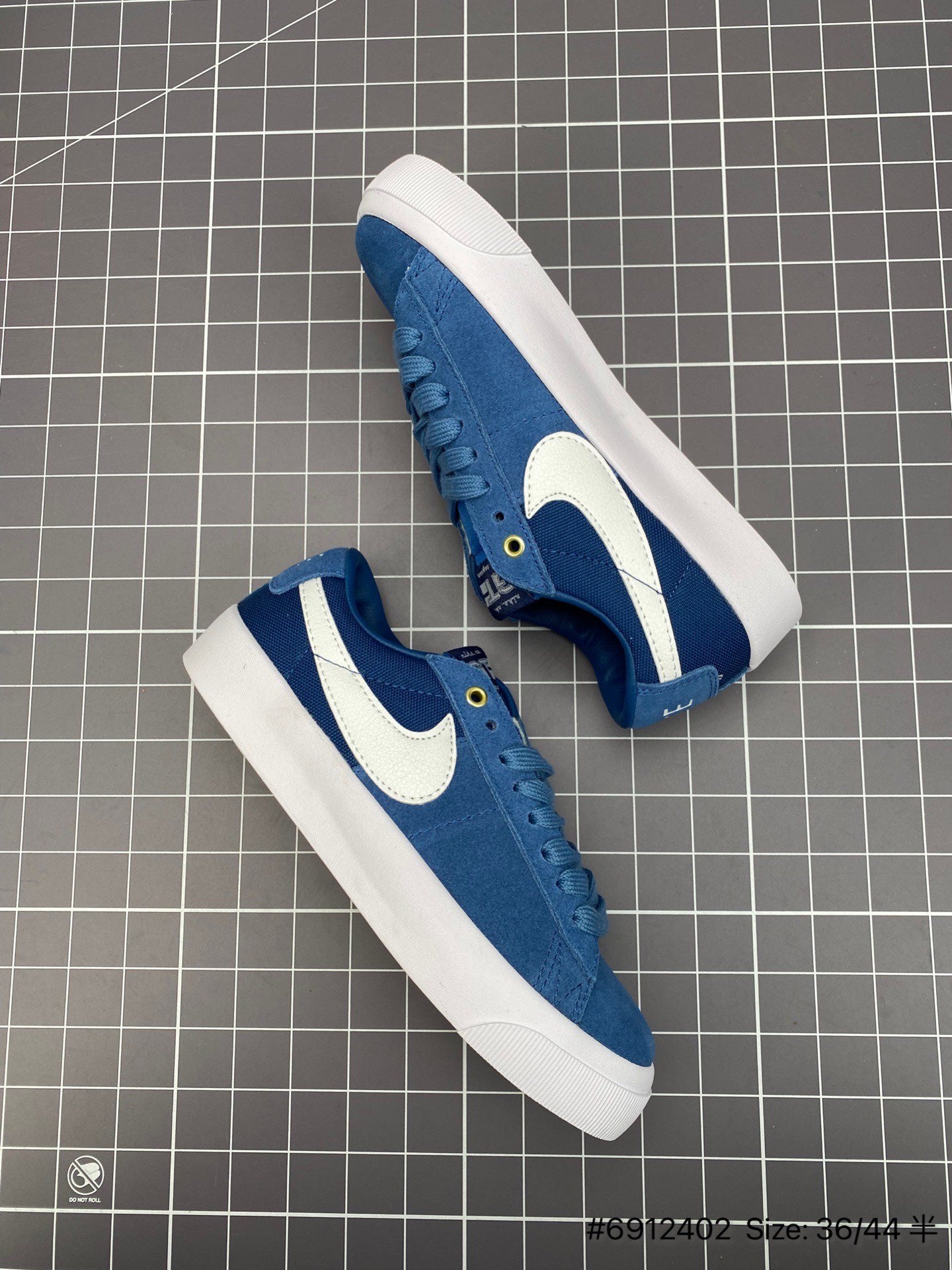 Nike Blazer Low'1977 Sb Gt - White Unisex Streetwear Limited Edition - The Nike Blazer Low '1977 SB GT in Blue and White is a versatile sneaker
