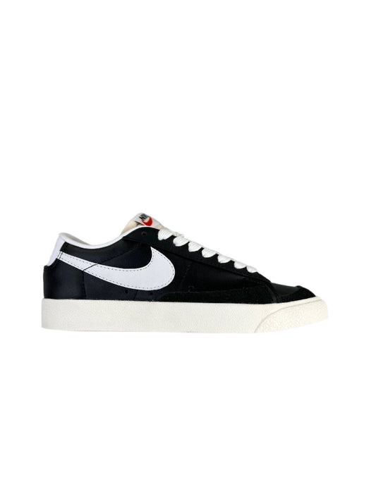 Nike Blazer Low'1977 - Black Unisex Streetwear Limited Edition - The Nike Blazer Low '77 in the black and white colorway offers a sleek, minimalist