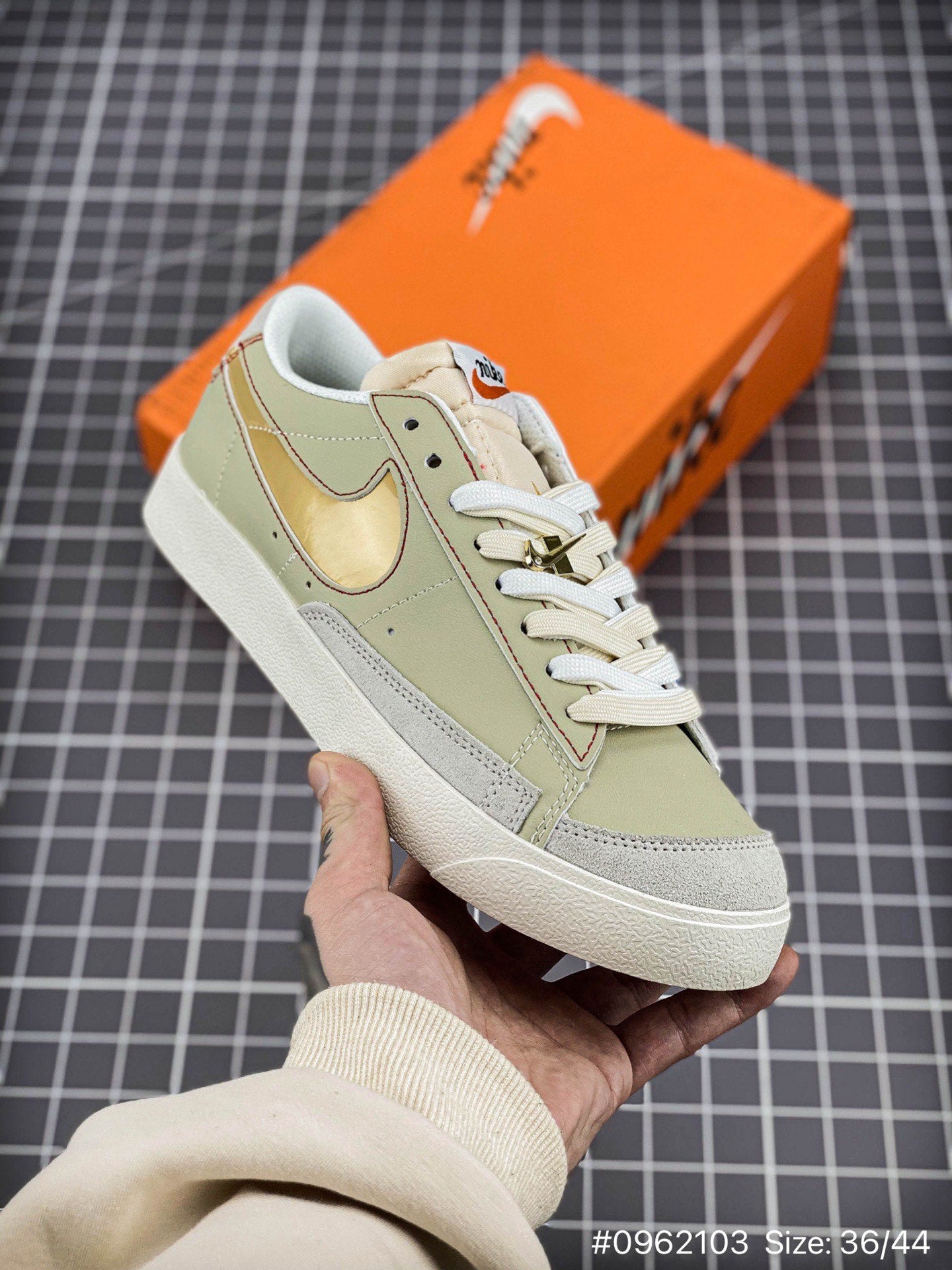 Nike Blazer '1977 Mid Vntg Sneakers - White Unisex Streetwear Limited Edition - The Nike Blazer Mid '77 Vintage in white and gold redefines a classic silhouette with