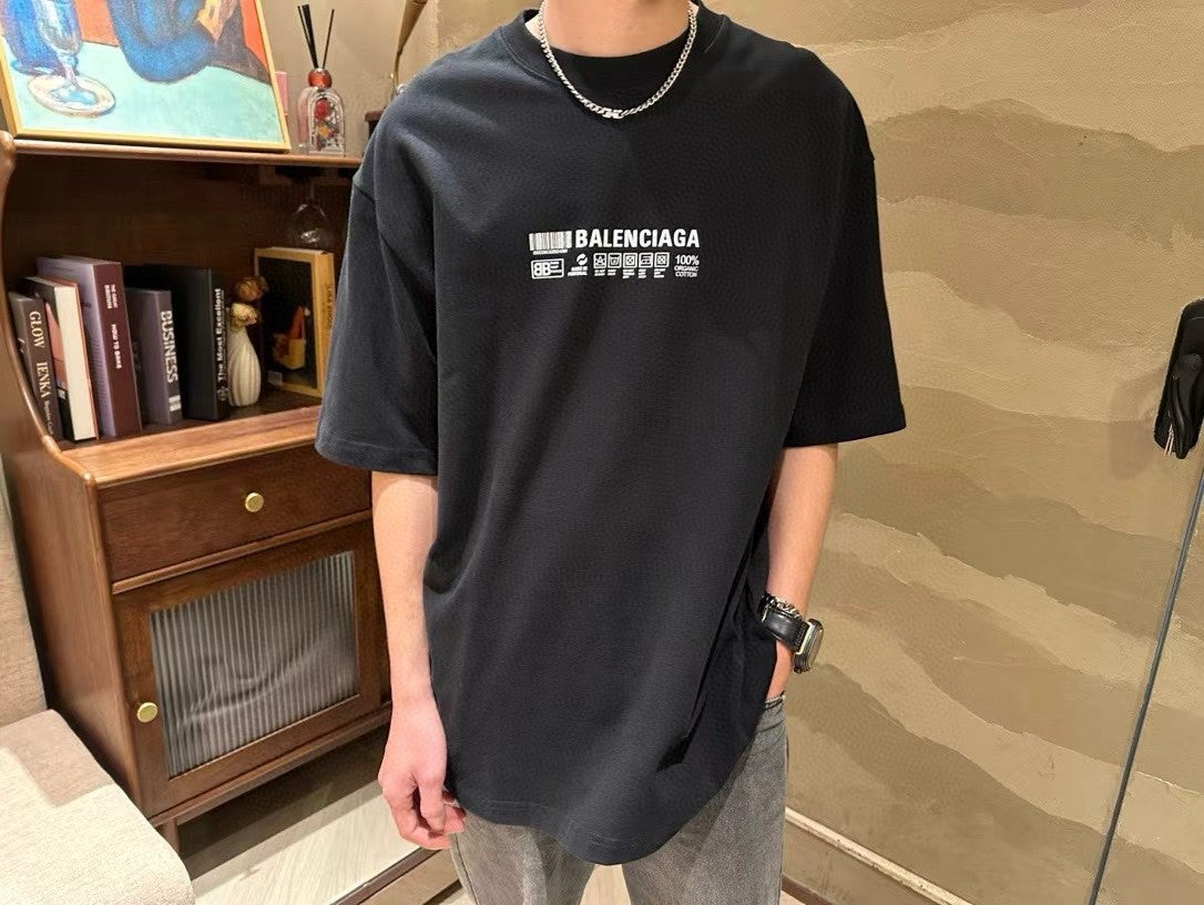 Balenciaga T-shirt - Barcode Graphic - Black Unisex Streetwear Limited Edition - <span>This Balenciaga t-shirt features a minimalist design with a barcode graphic and text on the