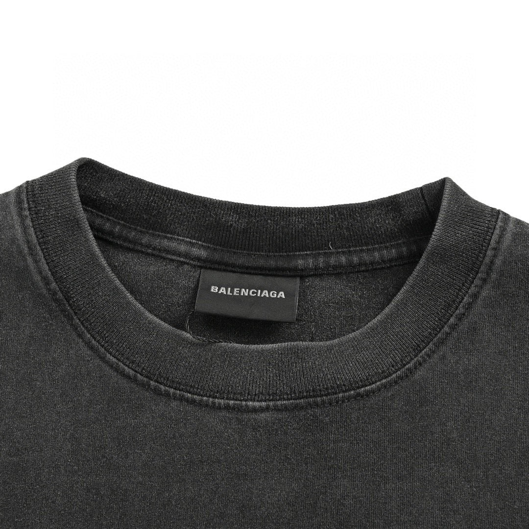 Camiseta Balenciaga - Logotipo pequeño
