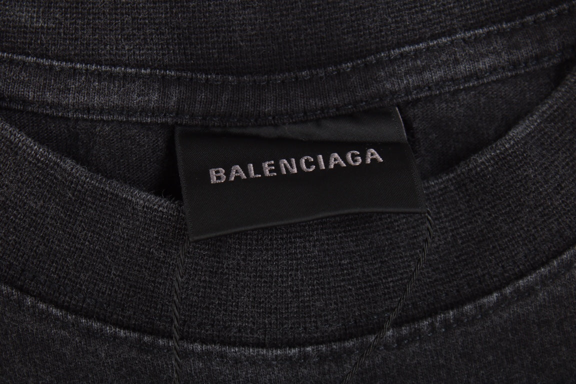 Camiseta Balenciaga con efecto lavado