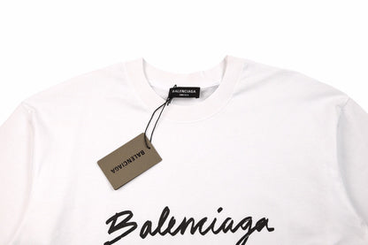 Camiseta Balenciaga con logo en cursiva