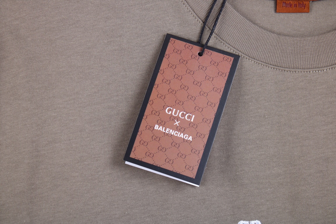 GUCCI - Balenciaga Flower Logo T-shirt Khaki - Red Unisex Streetwear Limited Edition - The GUCCI x BALENCIAGA FLOWER LOGO T-SHIRT KHAKI - REPLICA brings together luxury fashion and