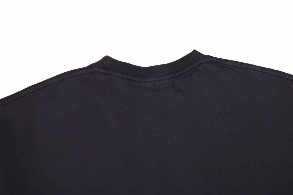 BALENCIAGA - - - L Logo T-shirt - Black Unisex Streetwear Limited Edition - The BALENCIAGA XXXL LOGO T-SHIRT BLACK - REPLICA embodies oversized luxury and bold statement styling