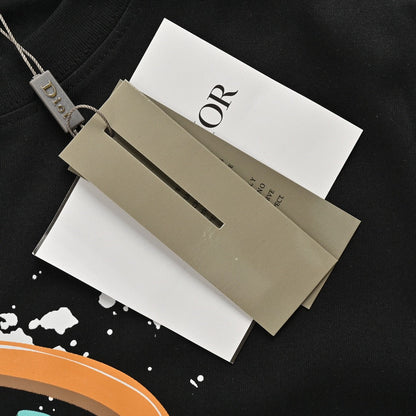 Camiseta negra con logo multicolor de Dior
