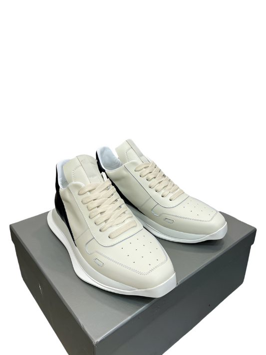 Two-Tone Accent Sneakers - Black Unisex Streetwear Limited Edition - **Two-Tone Black Accent Sneakers** Embrace modern sophistication with these two-tone black accent sneakers, crafted for