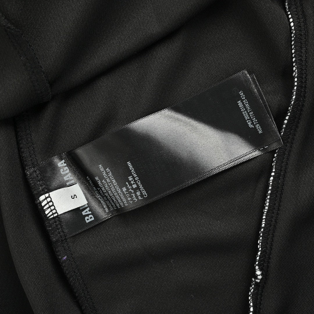 Camiseta negra con el logo de fútbol de Balenciaga