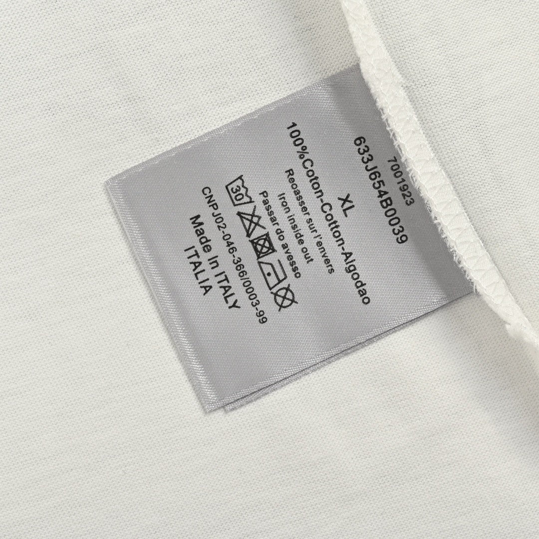 Camiseta Dior blanca y marrón