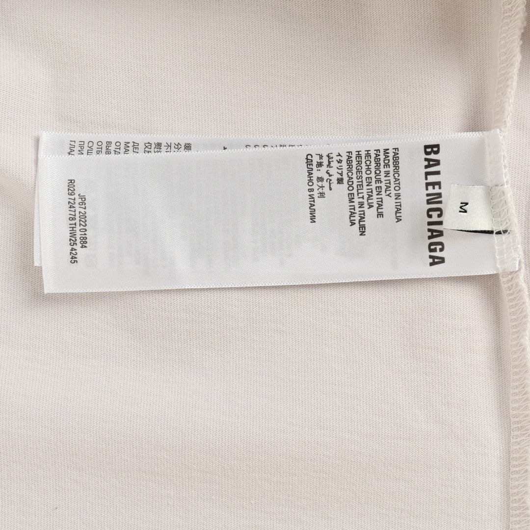 Camiseta Balenciaga Pastel Logo en color blanco hueso