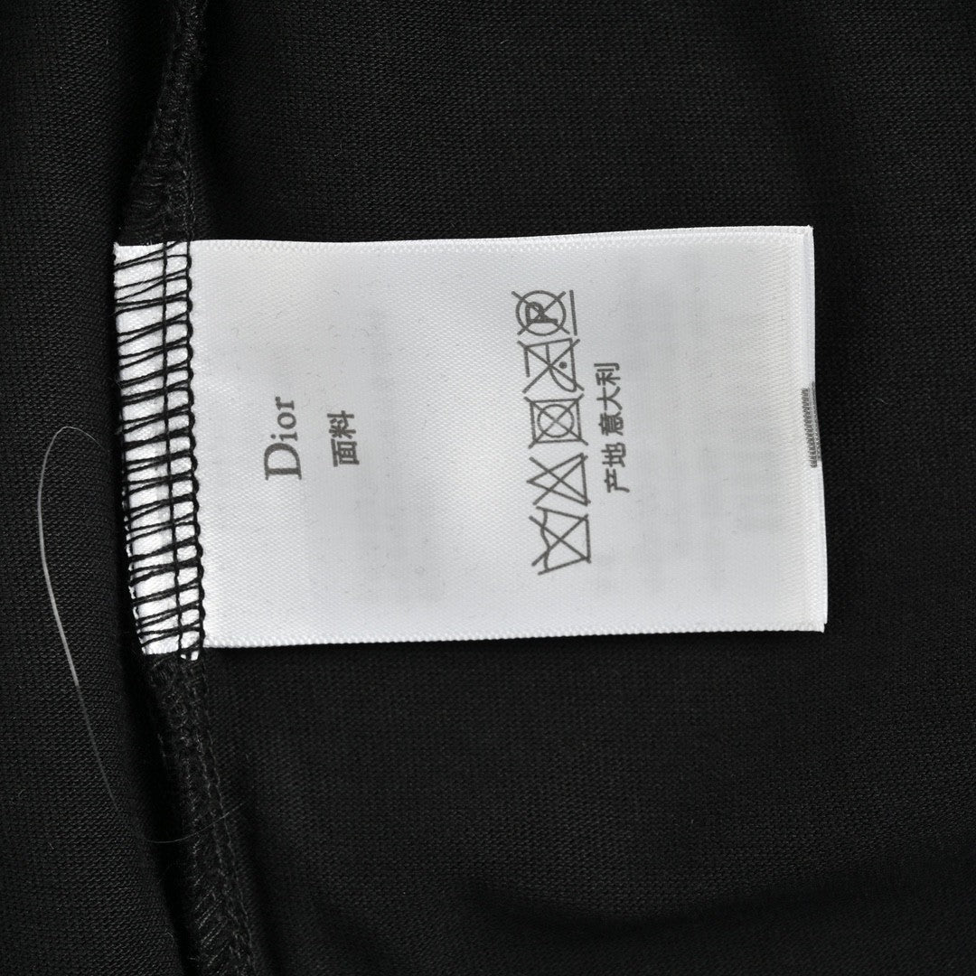Camiseta Dior con logo goteando (negra)