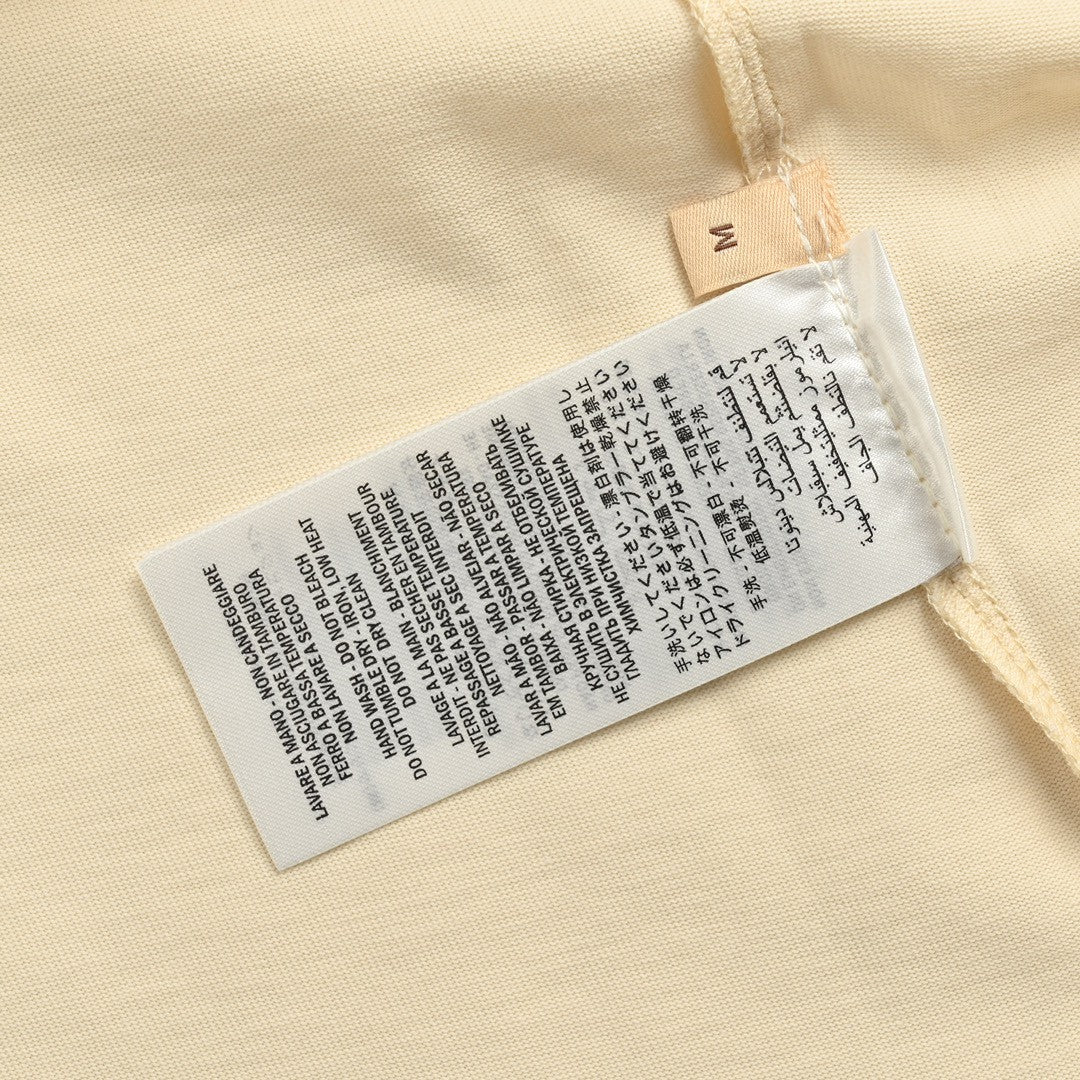 Camiseta Gucci con estampado de dragón (beige)