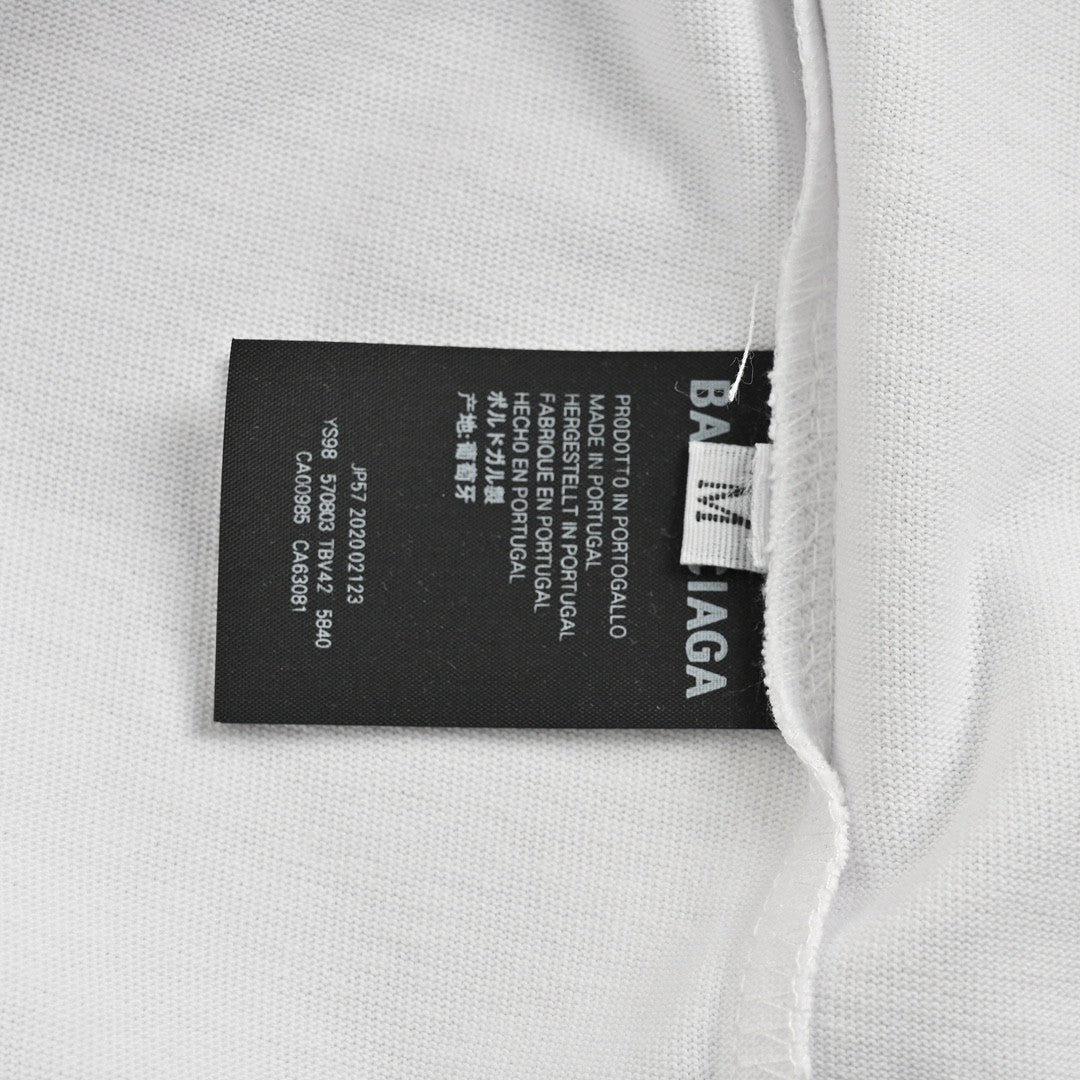 Camiseta Balenciaga con logo de cinta (blanca)