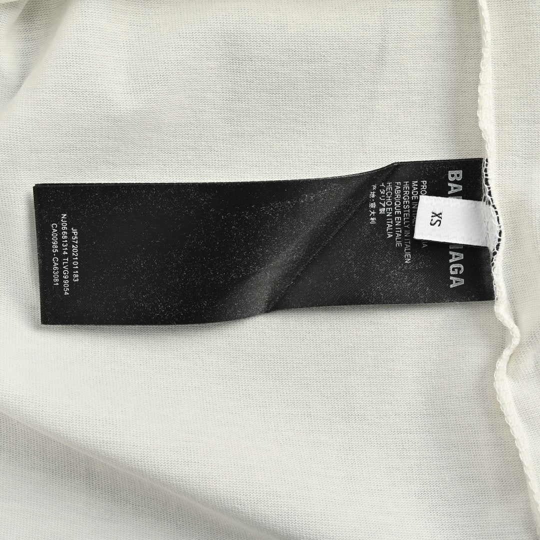 Camiseta Balenciaga con logo estampado ahumado (blanca)