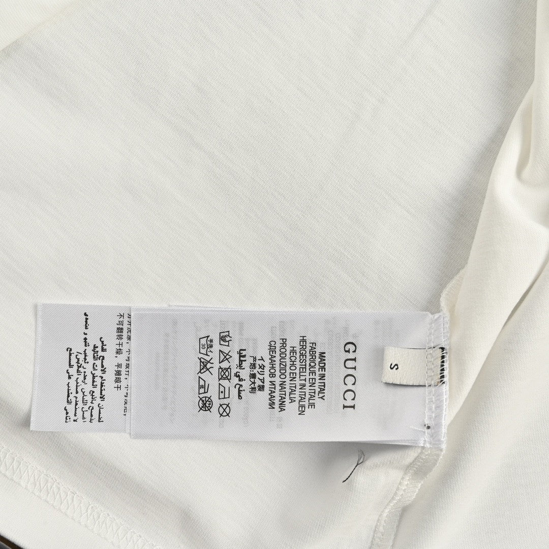 Camiseta Gucci bicolor con el logo GG